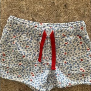 Vineyard Vines girls size small shorts. Perfect doe summer!